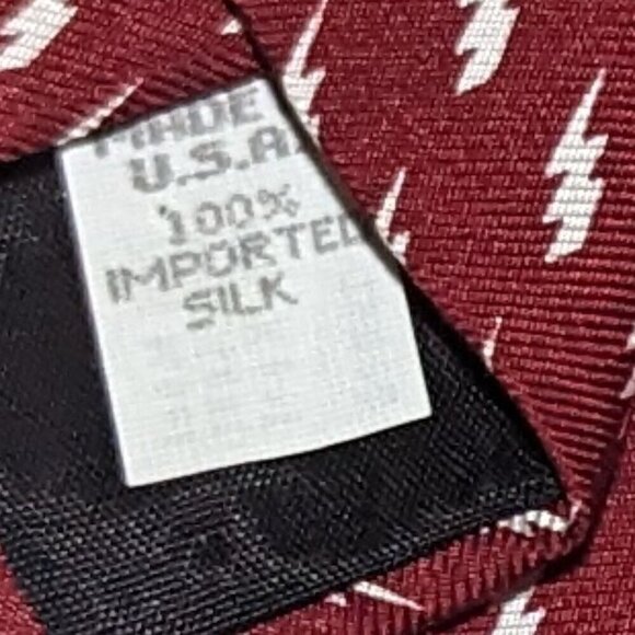 Oscar de la Renta Lightning Bolt Pattern Silk Tie - Picture 3 of 5